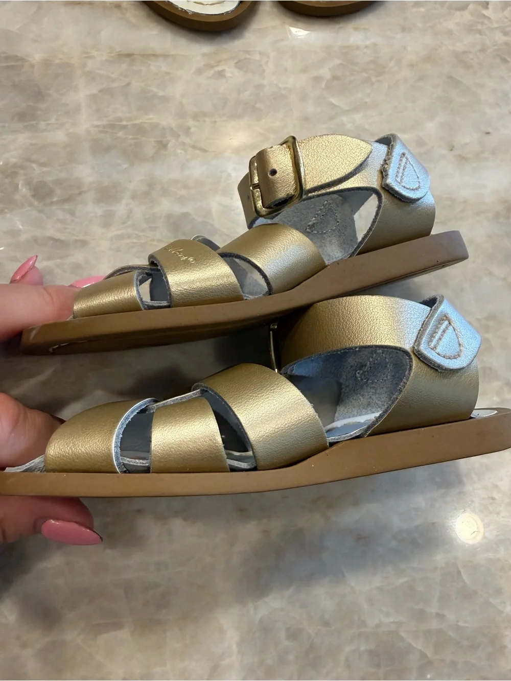 Saltwater “Original “ Sandal by Hoy in Little Girl’s Size 7  NWT